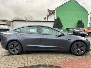 TESLA Model 3 Long-Range Dual AWD