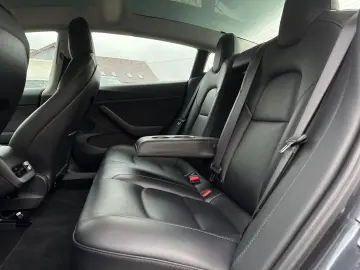 TESLA Model 3 Long-Range Dual AWD