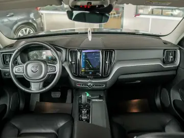 VOLVO XC60 T6 PLUG-IN AWD