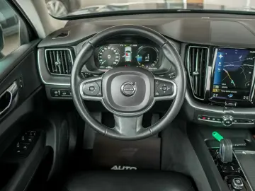 VOLVO XC60 T6 PLUG-IN AWD