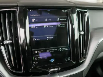 VOLVO XC60 T6 PLUG-IN AWD