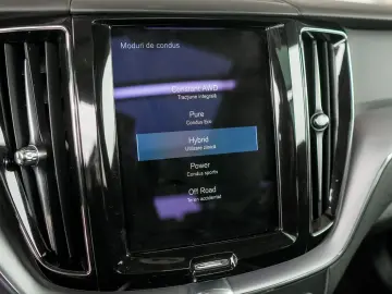 VOLVO XC60 T6 PLUG-IN AWD