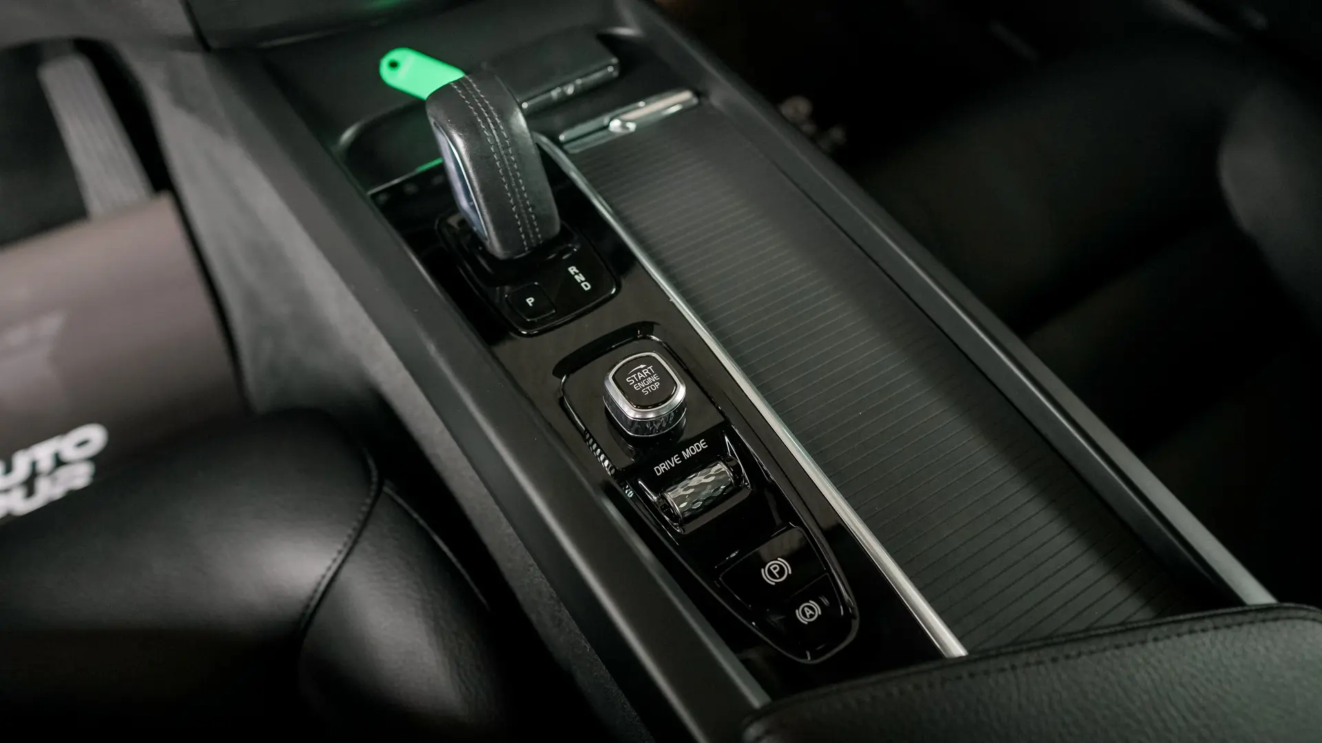 VOLVO XC60 T6 PLUG-IN AWD