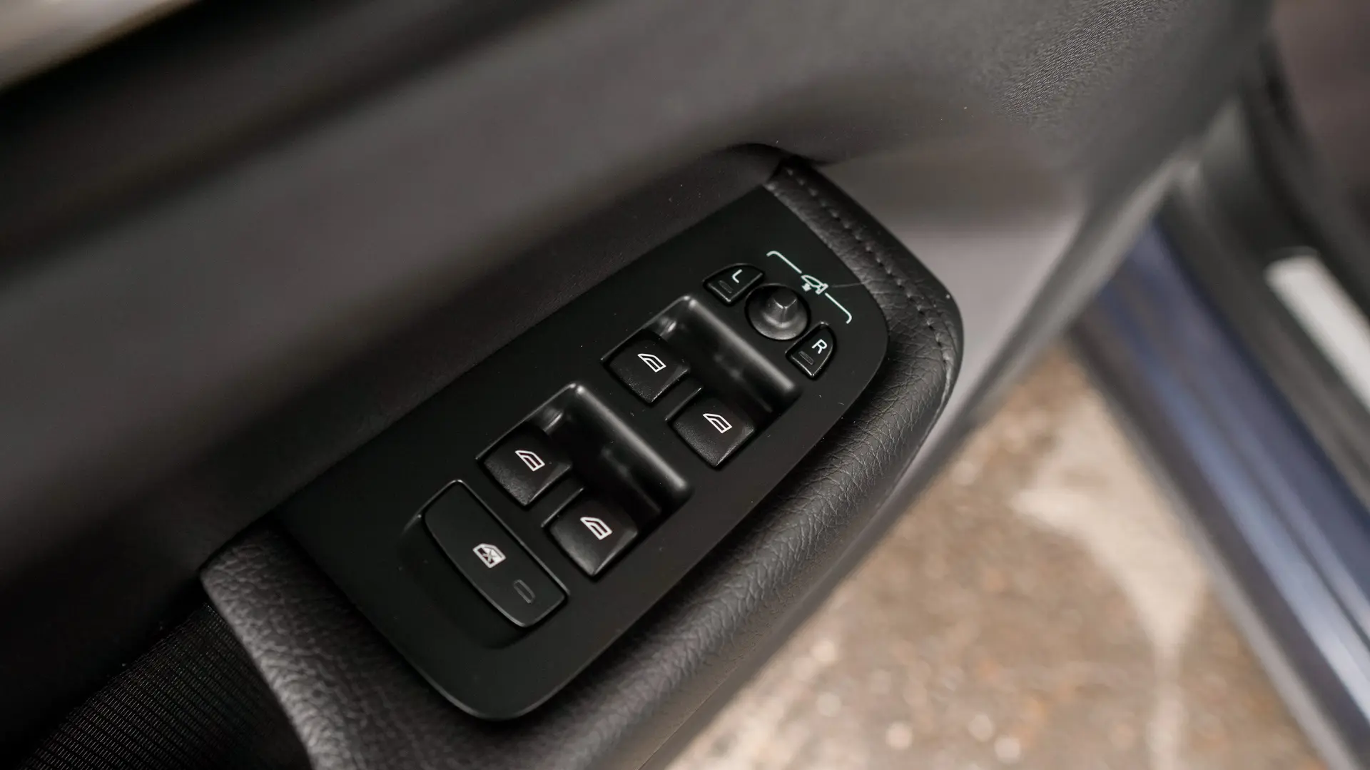 VOLVO XC60 T6 PLUG-IN AWD