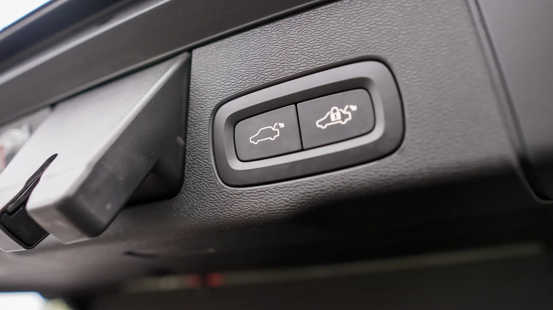 VOLVO XC60 T6 PLUG-IN AWD