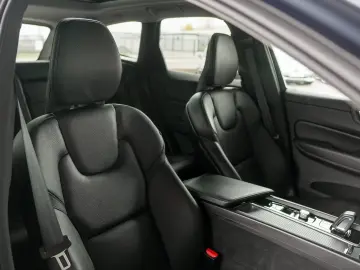 VOLVO XC60 T6 PLUG-IN AWD