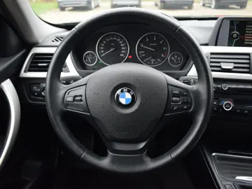 BMW F30 Seria 3 318D Sedan