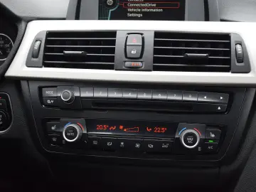 BMW F30 Seria 3 318D Sedan