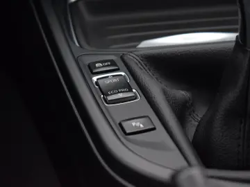 BMW F30 Seria 3 318D Sedan