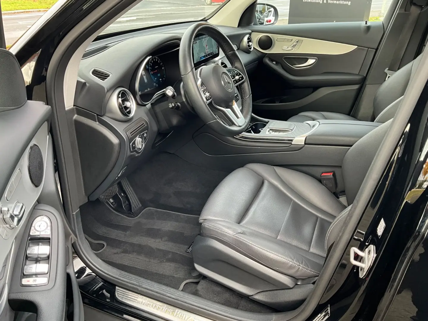 GLC 300e 4Matic Panoramadach 1.Hand