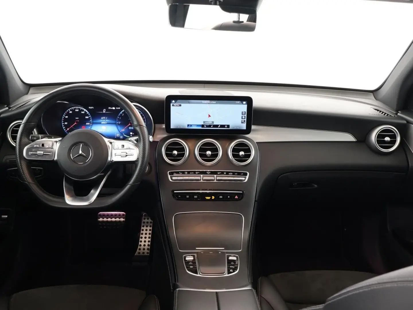 GLC 300 e 4M AMG Night Pano AHK Memory LED 360