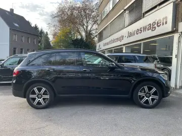 GLC 300e 4M Panorama Airmatic Keyless ACC AHK 21