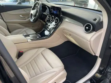 GLC 300e 4M Panorama Airmatic Keyless ACC AHK 21