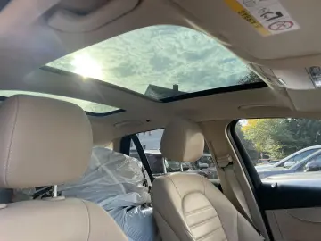GLC 300e 4M Panorama Airmatic Keyless ACC AHK 21