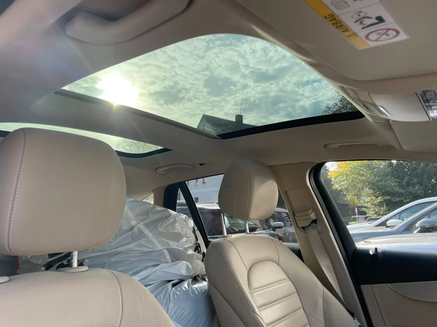 GLC 300e 4M Panorama Airmatic Keyless ACC AHK 21