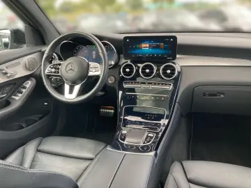 GLC 300 de 4M AMG MBUX digCock Dist AHK Pan Burm