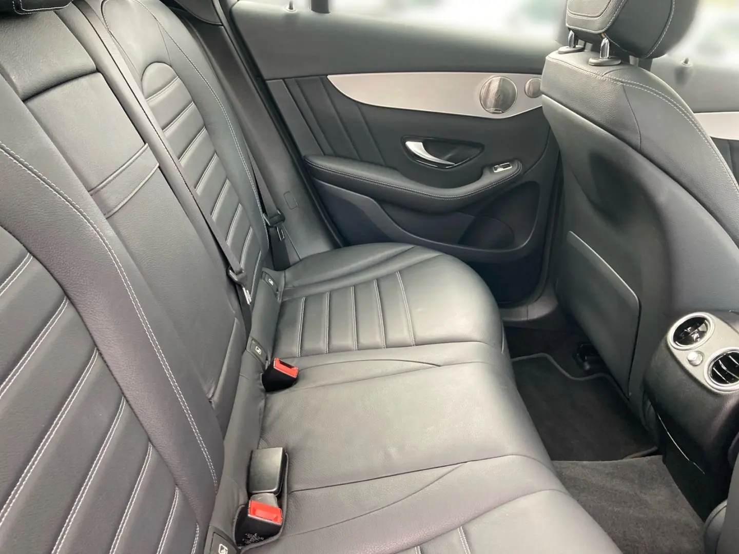 GLC 300 de 4M AMG MBUX digCock Dist AHK Pan Burm