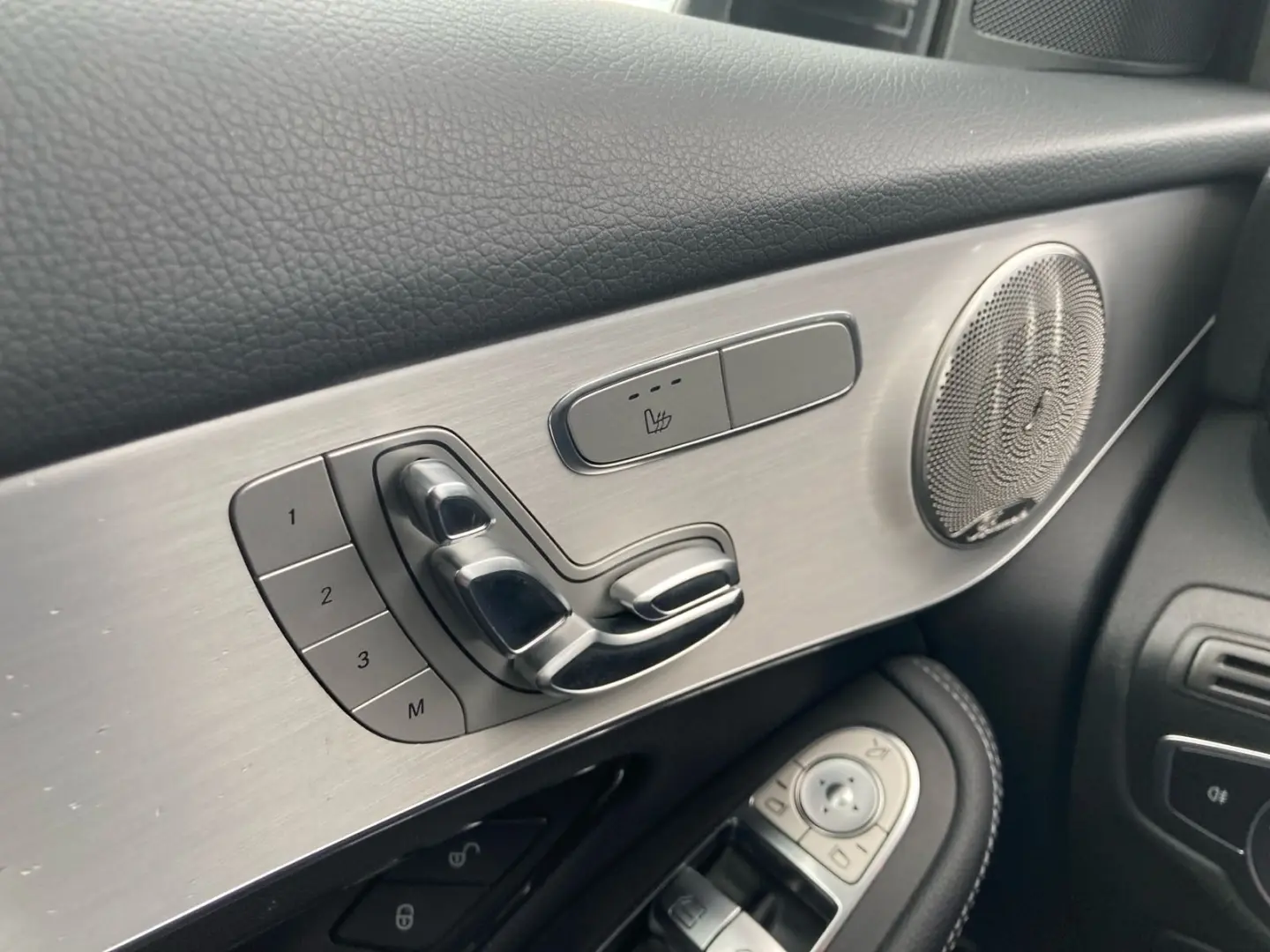 GLC 300 de 4M AMG MBUX digCock Dist AHK Pan Burm