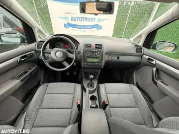 Volkswagen Touran 1.6 FSI Trendline