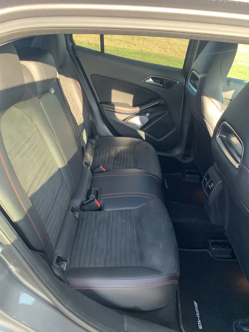 Mercedes-Benz GLA 220 d 4Matic 7G-DCT AMG Line