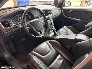 Volvo V60 D6 Plug-In-Hybrid AWD Geartronic Summum