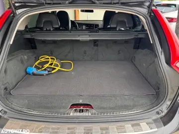 Volvo V60 D6 Plug-In-Hybrid AWD Geartronic Summum