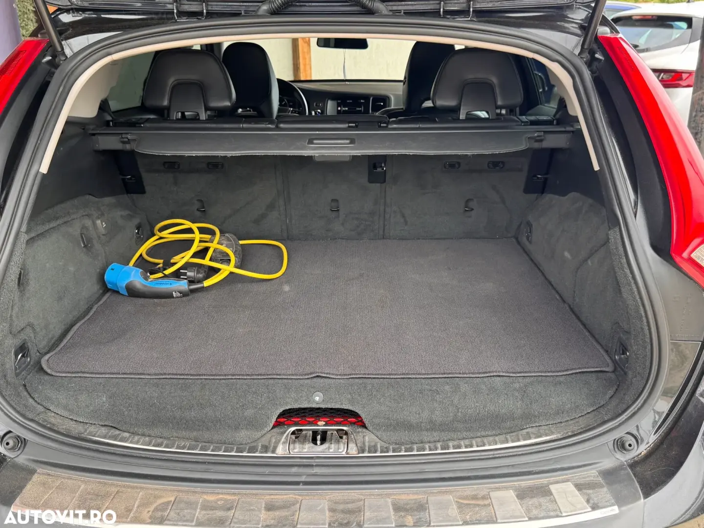 Volvo V60 D6 Plug-In-Hybrid AWD Geartronic Summum