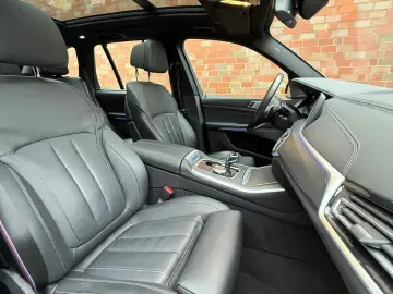 BMW X5 M50i SOFT-HUD-LED-LEDER-PANO