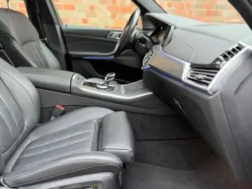 BMW X5 M50i SOFT-HUD-LED-LEDER-PANO
