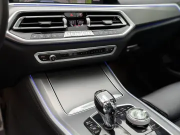 BMW X5 M50i SOFT-HUD-LED-LEDER-PANO
