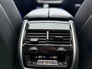 BMW X5 M50i SOFT-HUD-LED-LEDER-PANO