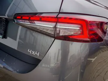 Skoda Superb 2.0 TDI DSG 4X4 Selection 194 CP