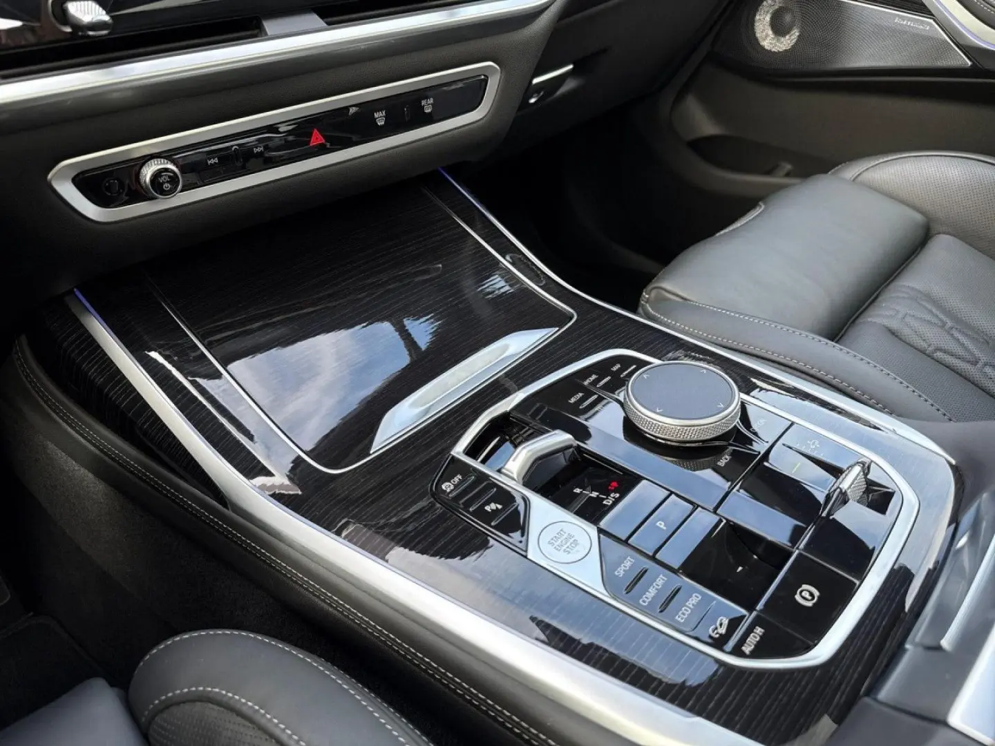 X7 M60i xDrive M SPORT PRO SkyL StHzg AHK Alu23