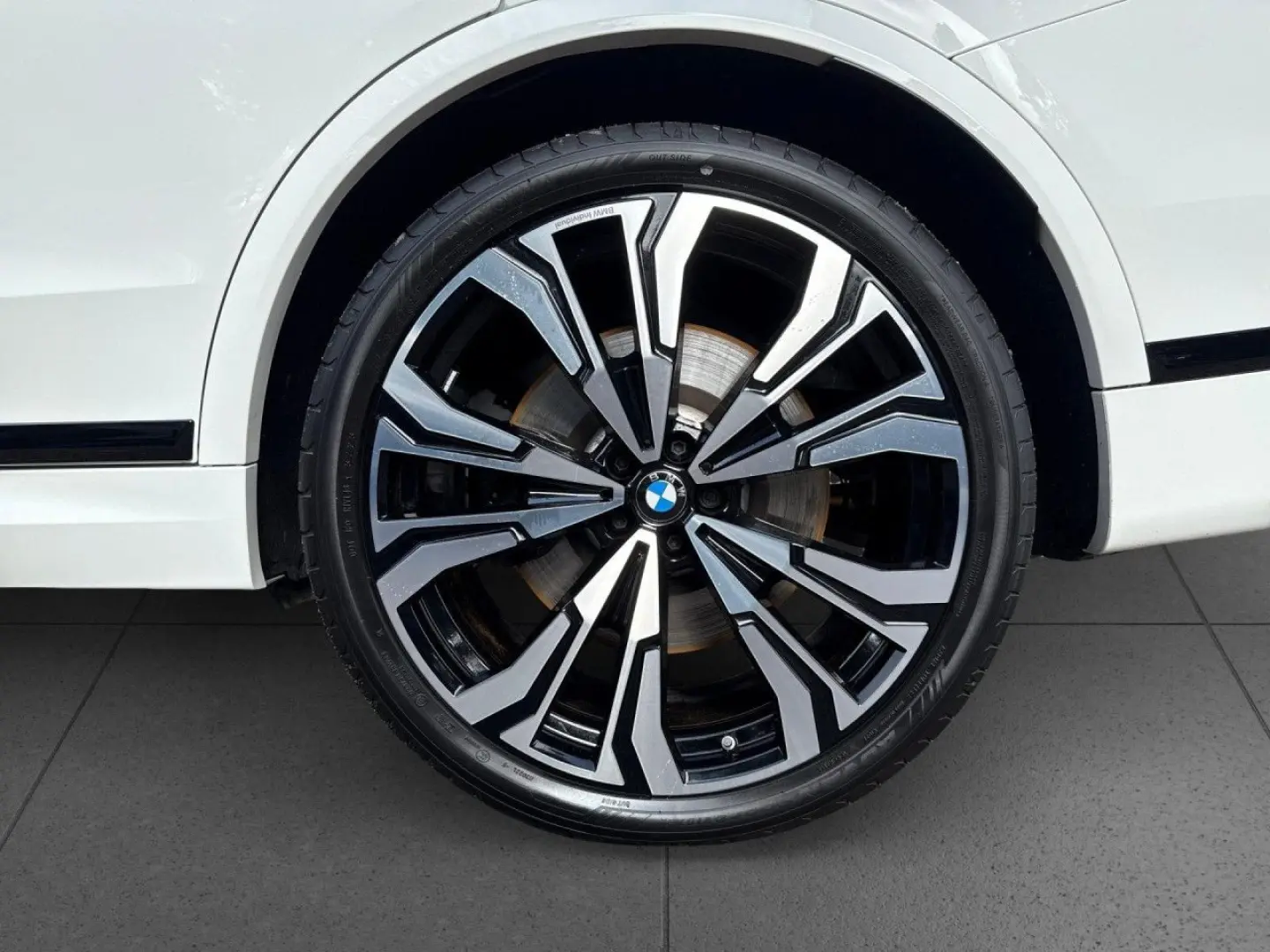 X7 M60i xDrive M SPORT PRO SkyL StHzg AHK Alu23