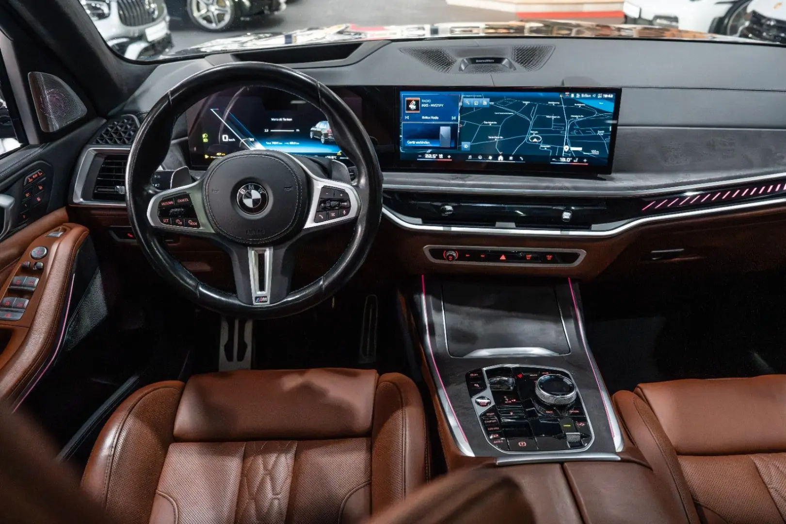 X7 M60i B&W LUFTFEDER. PANO 22 LM HUD 7-SITZ 1HD