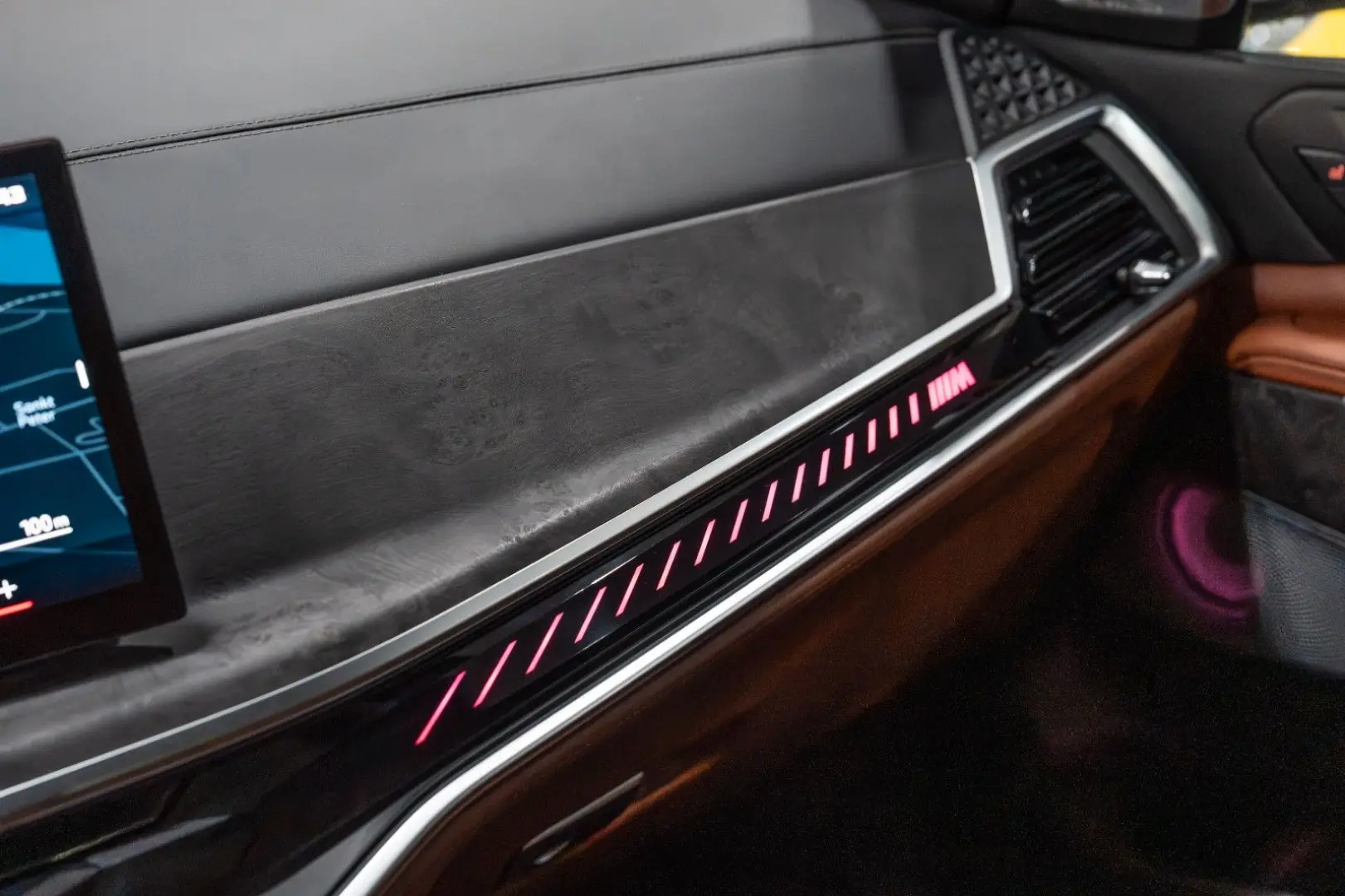 X7 M60i B&W LUFTFEDER. PANO 22 LM HUD 7-SITZ 1HD