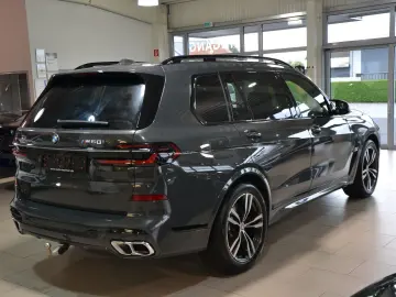 X7 M60i