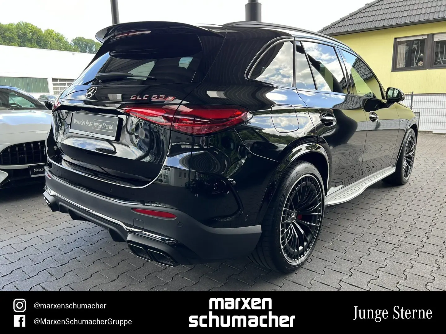 AMG GLC 63 S E PERF Drivers Pano Bur3D AHK Night