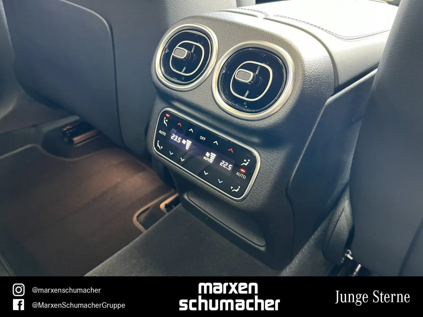 AMG GLC 63 S E PERF Drivers Pano Bur3D AHK Night