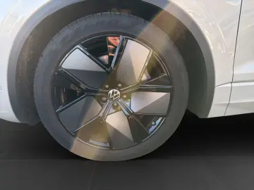 Touareg 3.0 eHybrid 4M ELEGANCE LUFT MASSAGE KLI