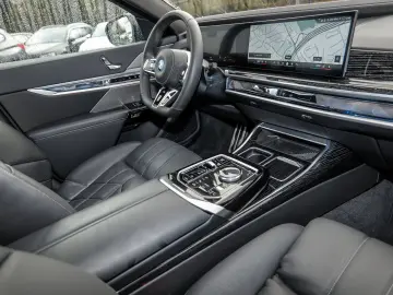 BMW 750e xDrive M Sport