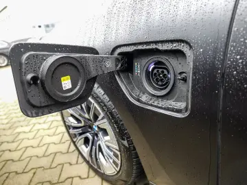 BMW 750e xDrive M Sport