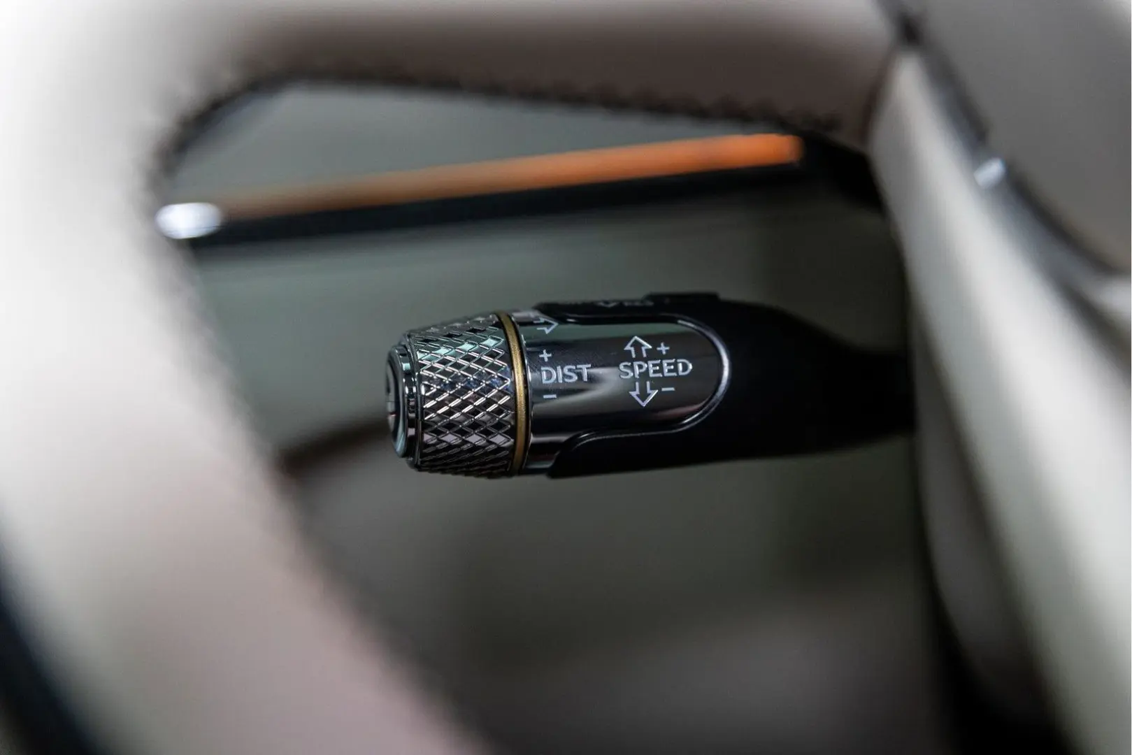 Flying Spur V8 Azure   Piano Linen Veneer   Rota