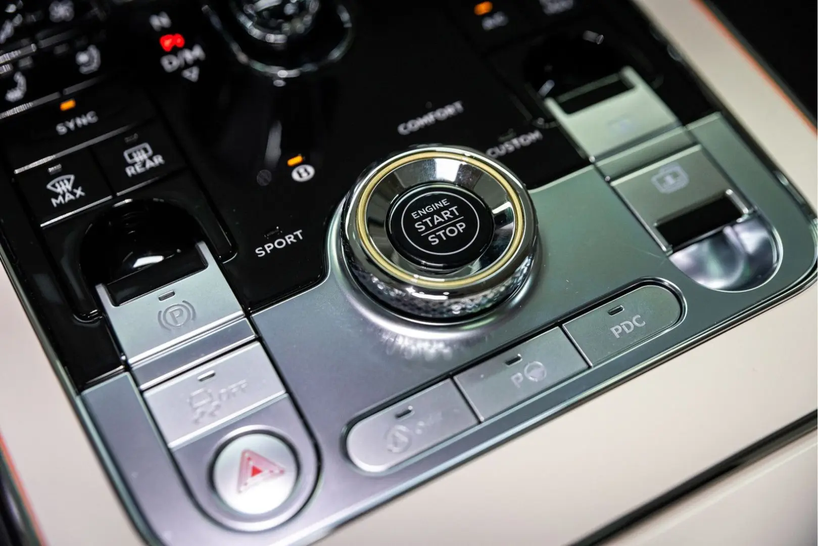 Flying Spur V8 Azure   Piano Linen Veneer   Rota