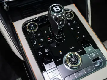 Flying Spur V8 Azure   Piano Linen Veneer   Rota