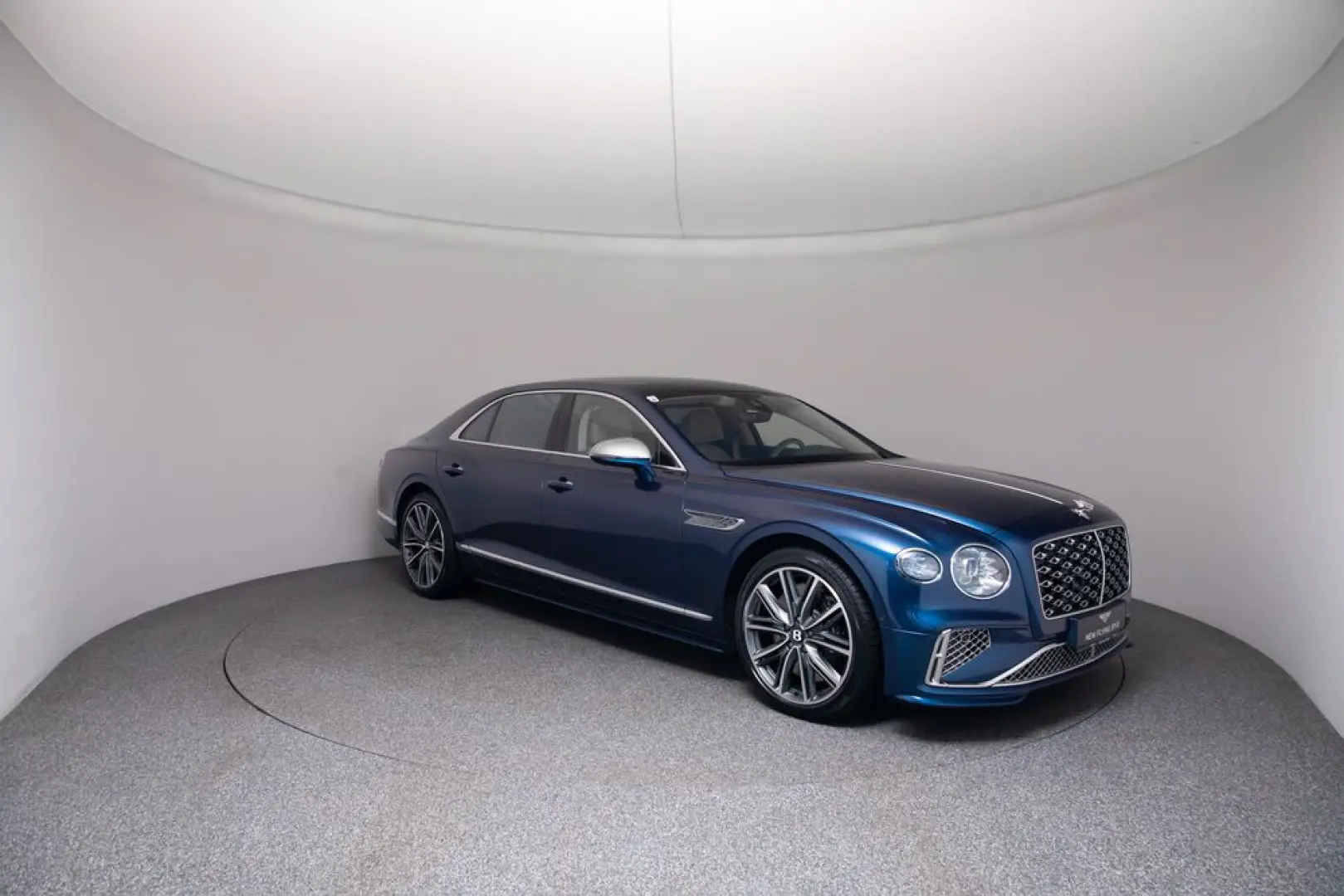 Flying Spur Mulliner V8 Hybrid