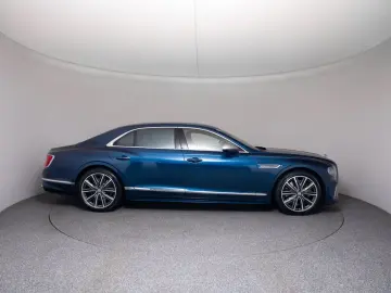 Flying Spur Mulliner V8 Hybrid
