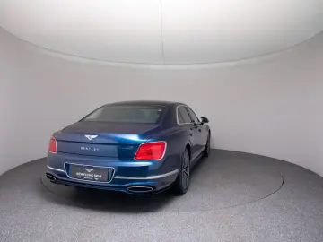 Flying Spur Mulliner V8 Hybrid