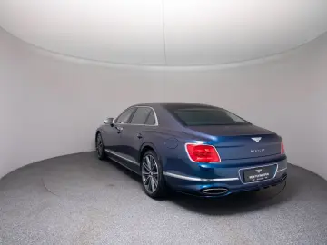 Flying Spur Mulliner V8 Hybrid