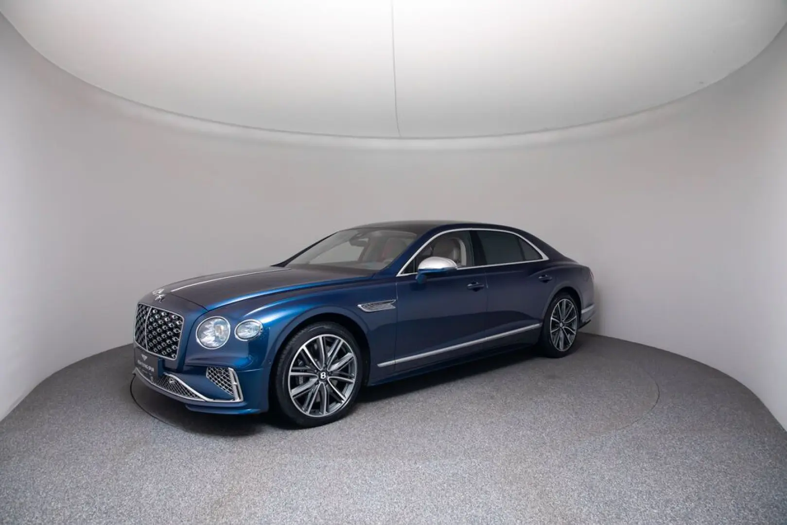 Flying Spur Mulliner V8 Hybrid